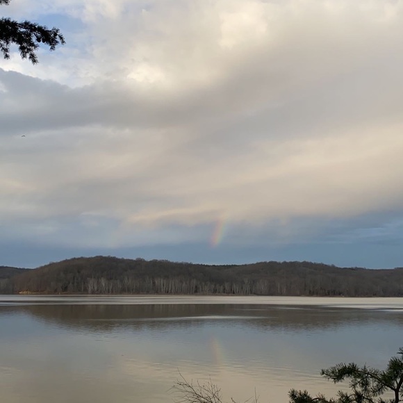 Hello, I’m trying to clean out my closet - Picture 1 of 1